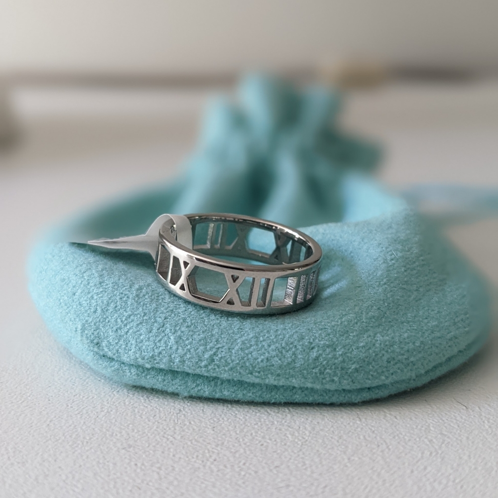 SOLD Tiffany Style ATLAS Fashion Silver Roman Numeral Ring 5
